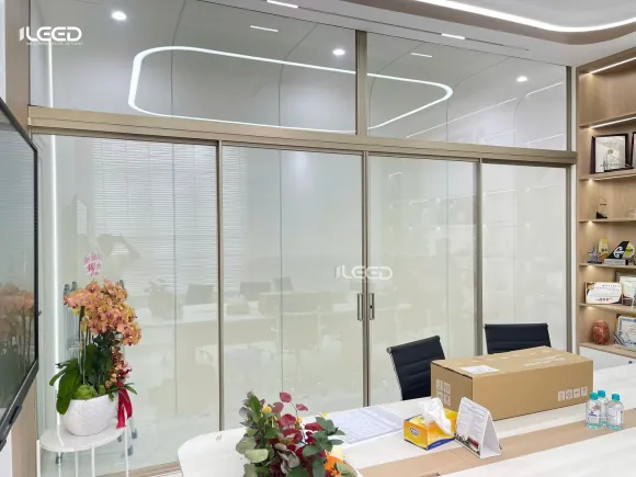 Hoàn thiện cửa kính Slim vuông góc cho chung cư Quận 7 