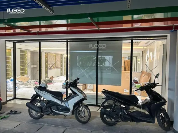 Hoàn thiện cửa kính Slim vuông góc cho chung cư Quận 7 