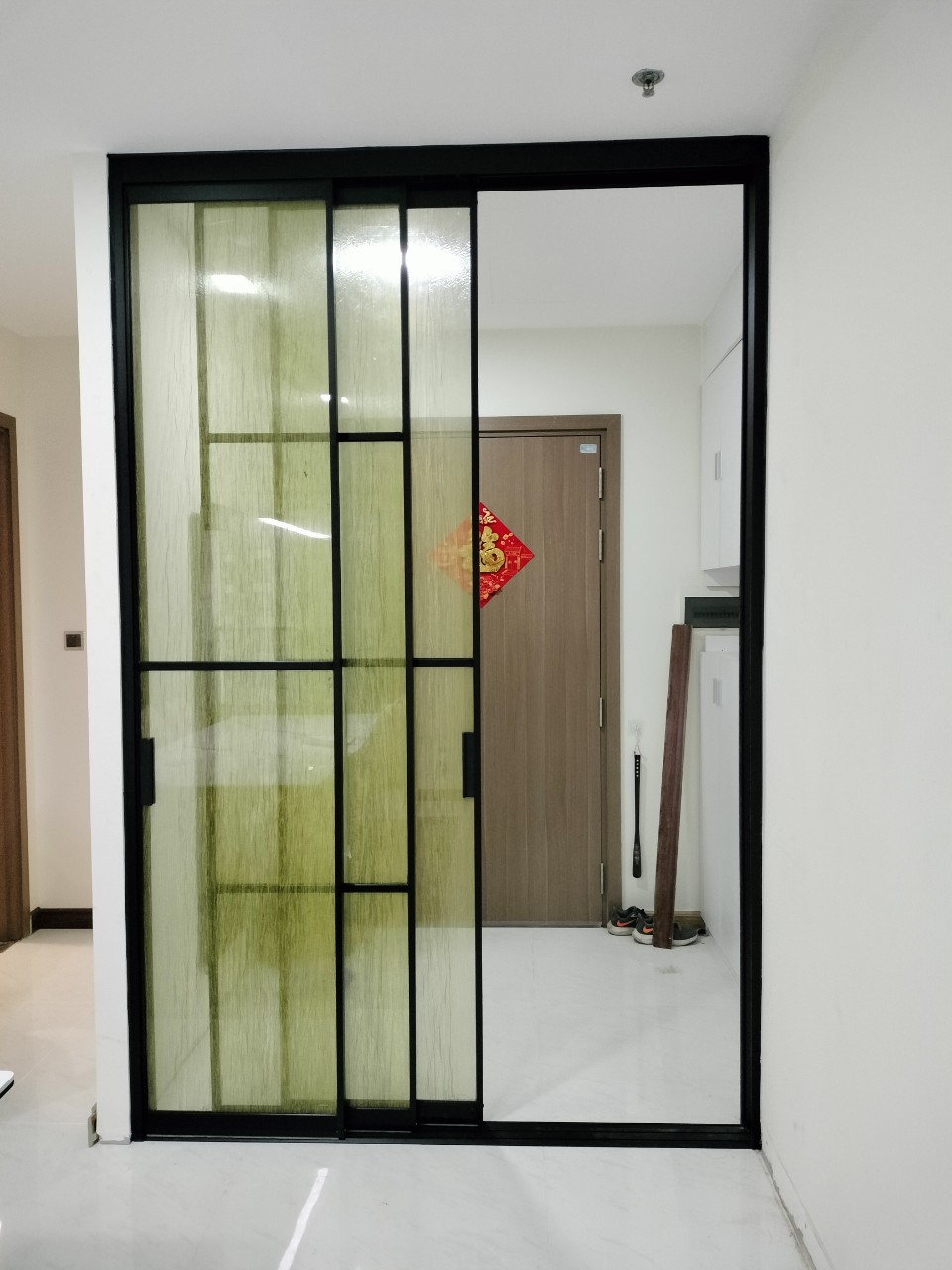 CỬA KHÔNG RAY DƯỚI B